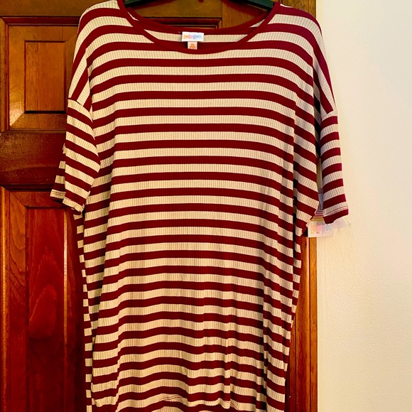 Lularoe Irma tunic - Picture 1 of 5